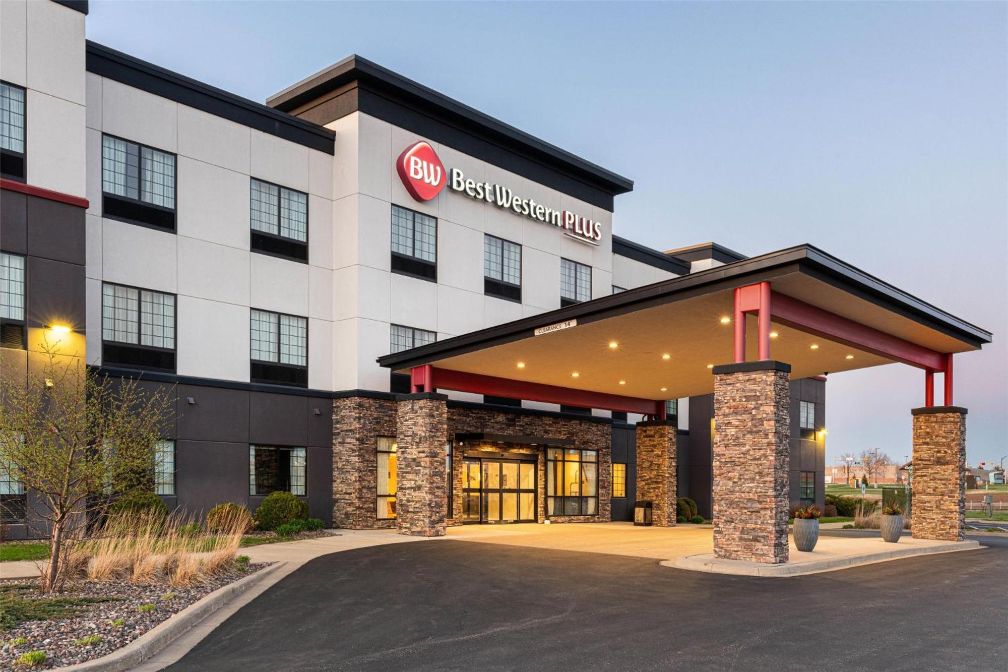 Best Western Plus New Richmond Inn & Suites Esterno foto